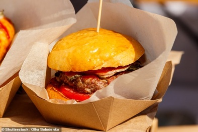 Thường xuyên ăn đồ ăn nhanh làm tăng nguy cơ vô sinh và ung thư bởi lý do ít ai ngờ tới