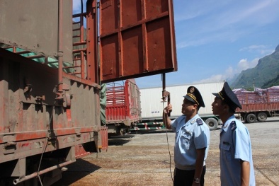 Buôn lậu về cuối năm sẽ diễn biến phức tạp cần tăng cường kiểm tra, xử lý nghiêm