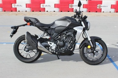 Khám phá mẫu xe naked bike mới Honda CB300R với giá bán 140 triệu đồng tại Việt Nam