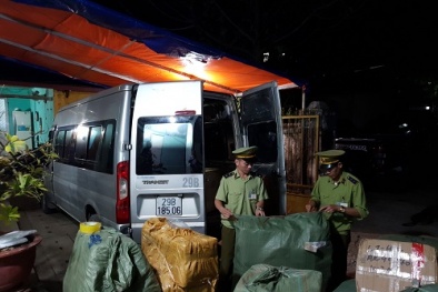 Chặn đứng xe chở ví cầm tay, túi xách nữ giả nhãn hiệu nổi tiếng về các tỉnh tiêu thụ