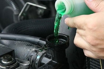 Nước làm mát động cơ ô tô tài xế cần phải biết để xe vận hành trơn tru