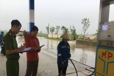 Bán xăng không đảm bảo chất lượng, một cây xăng tại Thanh Hóa bị 'sờ gáy'