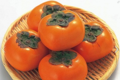 Hồng giòn Nhật Bản tái xuất giá gần 1 triệu một kg tại Hà Nội