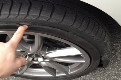 Lốp xe ô tô nhanh bị nứt- 'thủ phạm' từ chính sai lầm sử dụng của tài xế