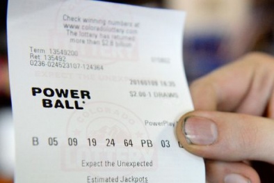 Được boa tấm vé số, nhân viên pha chế mừng rỡ khi trúng giải hơn 1,1 tỷ đồng