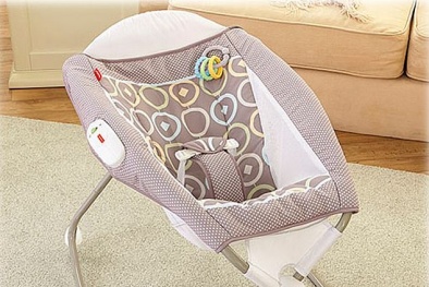 Nôi có độ nghiêng lớn ẩn chứa nhiều nguy hiểm cho trẻ nhỏ