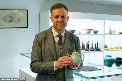 Vì sao chiếc ấm trà cũ này lại bán được với giá gần 30 tỷ đồng?
