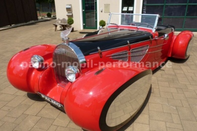 Siêu xe cổ hình dáng độc lạ giá 'khủng' 3 tỷ đồng