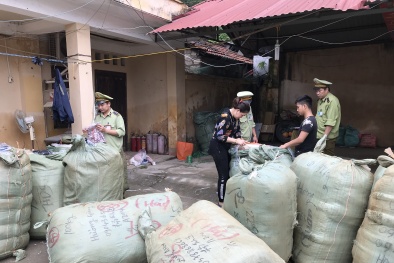 Lạng Sơn: Thu giữ gần 1.000 lọ nước hoa không rõ nguồn gốc xuất xứ