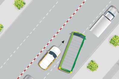 Những mối nguy hiểm ‘chết người’ khi chạy song song với xe ô tô khác