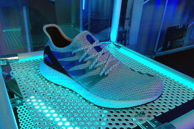 Adidas chuyển dây chuyền sản xuất từ Châu Âu về Châu Á