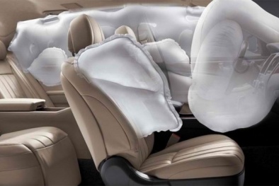 Cảnh báo khi ô tô trang bị túi khí tuyệt đối cấm tài xế làm điều này