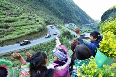 Hành trình Caravan kỷ lục khám phá vẻ đẹp vùng đất địa đầu Tổ quốc