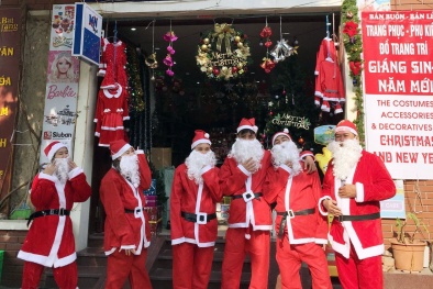 Đến hẹn lại lên, dịch vụ ông già Noel ‘hốt bạc’