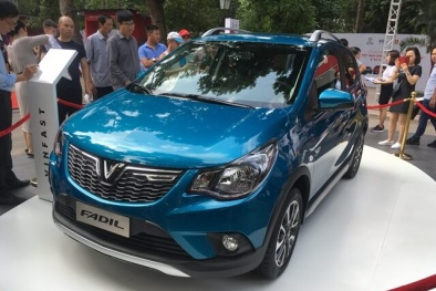 Điểm danh 5 mẫu ô tô mới tầm giá 300 triệu đang giảm giá mạnh tại Việt Nam