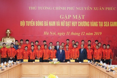 Bầu Hiển kể chuyện đi 'xem giò' Đoàn Văn Hậu gần 10 năm trước