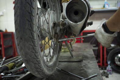 Tuyệt đối không nên bỏ qua dấu hiệu xe máy đang bị hao xăng