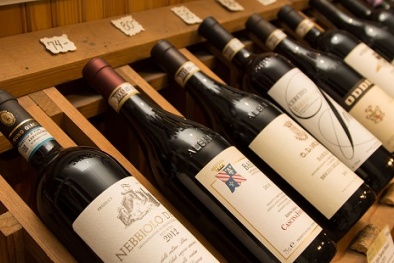 Cẩn trọng sản phẩm rượu vang giả trong dịp Tết