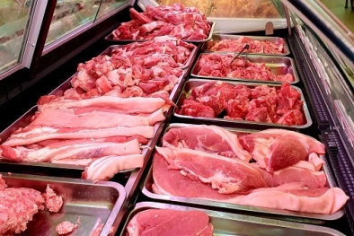 Giá thịt lợn trên thị trường ngày 31/12 tiếp tục giảm nhẹ