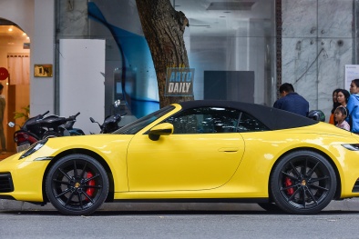 'Mãn nhãn' chiếc Porsche 911 Carrera S Cabriolet 2020 đầu tiên 'cập cảng' Việt Nam