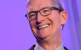 Steve Jobs sáng lập ra Apple nhưng Tim Cook mới là người đưa Apple vươn tầm đỉnh cao