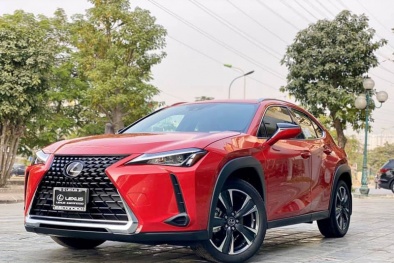 Cận cảnh mẫu Lexus UX 200 mới đầu tiên 'cập cảng' Việt Nam
