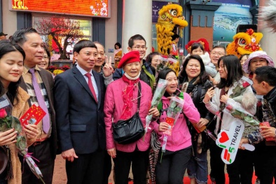 Du khách náo nức check-in Hạ Long trong những ngày đầu xuân