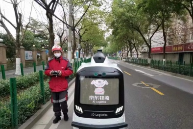 Chống ‘giặc’ Corona: Trung Quốc sử dụng robot làm trợ lý y tế