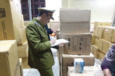 Lại thu giữ lượng lớn khẩu trang y tế không rõ nguồn gốc