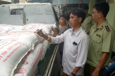 Sang chiết lượng lớn đường cát không rõ nguồn gốc bị phát hiện và thu giữ