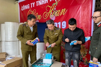 Phát hiện xưởng làm khẩu trang kháng khuẩn bằng giấy vệ sinh