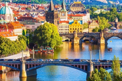 Tầng lớp trung lưu phát triển, du khách Việt 'chăm' bay du lịch châu Âu