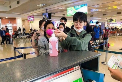 Biết cách bảo vệ sức khỏe, nhiều tín đồ xê dịch tranh thủ… đi máy bay