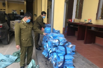 Thu giữ 200 bộ quần áo bảo hộ không rõ nguồn gốc, không có nhãn theo quy định