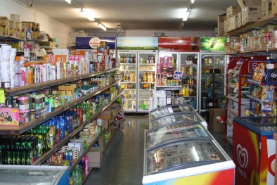 Hàng hóa bán lẻ và doanh thu dịch vụ tiêu dùng giảm mạnh