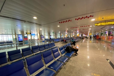 Không chỉ hãng bay bị ảnh hưởng, nhiều cửa hàng miễn thuế tại sân bay ‘vắng tanh’