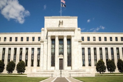 Tin tức kinh doanh 24h mới nhất: Fed hạ lãi suất, Apple trả 500 triệu USD vì làm chậm iPhone