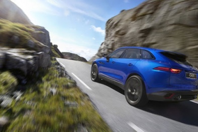 Lái ô tô lên dốc khi đường bị kẹt tránh mắc những sai lầm này kẻo tai nạn xảy ra