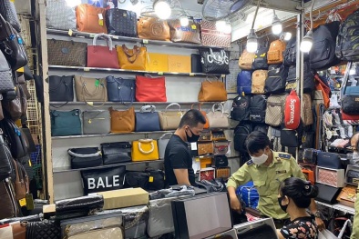 Tạm giữ hàng hóa có dấu hiệu giả mạo các nhãn hiệu nổi tiếng trị giá trên 146 triệu đồng