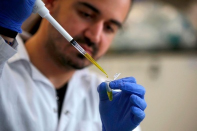 Mỹ đang đẩy nhanh tiến độ sản xuất thuốc có triển vọng nhất để đặc trị Covid-19 