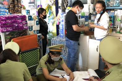 Phát hiện nhiều cơ sở kinh doanh thuốc lá điếu ngoại nhập lậu