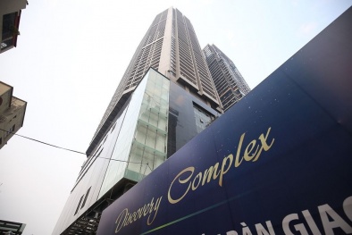 Bị cắt điện giữa đại dịch Covid-19, cư dân Discovery Complex 'sống dở chết dở'