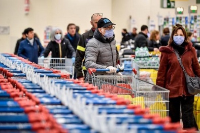 Covid-19 “phủ bóng đen” lên thị trường lao động