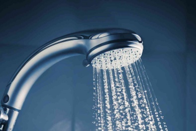 WHO khuyến cáo: Tắm nước nóng không diệt được Covid-19