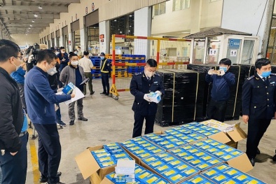 Thu giữ gần 800.000 chiếc khẩu trang xuất lậu qua sân bay quốc tế Nội Bài