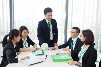 Con trai sếp ngân hàng VPBank ‘tung’ hơn 200 tỷ tiền mặt gom cổ phiếu