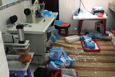 Bí mật trong cơ sở sản xuất khẩu trang giả mạo tên, địa chỉ của thương nhân khác