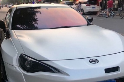 Cần cân nhắc kỹ khi dùng dán phim cách nhiệt màu tím cho ô tô