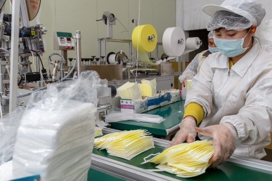 Doanh nghiệp cần đáp ứng tiêu chuẩn của EU trong xuất khẩu khẩu trang, quần áo bảo hộ y tế 