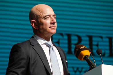 Tỷ phú Jeff Bezos: Lương nhân viên Amazon thấp nhất vẫn cao hơn 40 triệu người Mỹ